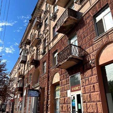 Довгострокова оренда 3к Квартира Яворницького вулиця