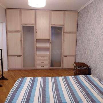 Оренда двокімнатної квартири біля парку Письменників
