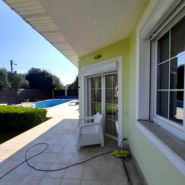 Без комісії, 225м², три кімнати, басейн, автонавіс, генератор, 24кВт