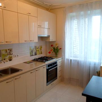 Медової Печери вул. (), 36