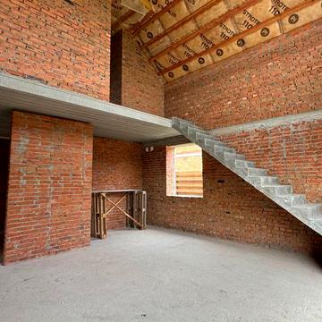 Молодіжна вул., 89