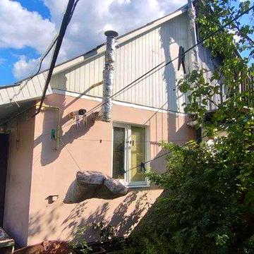 Частина будинку в житловому стані. 3 кімнати.