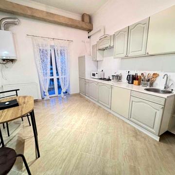 Оренда 1 кім. квартири в центрі міста, пл. Галицька