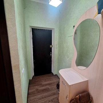 Сдам двухкомнатную квартиру проспект Соборности 1