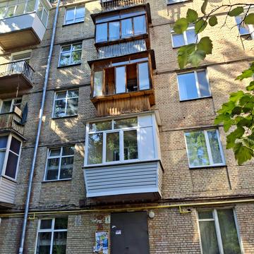 Івана Світличного вул. (Петровського), 6
