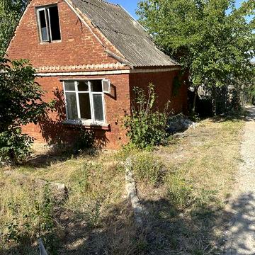 Дачний участок - будівля потребує карітальний ремонт