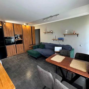 Гетьмана Кирила Розумовського вул. (Миколи Краснова), 12