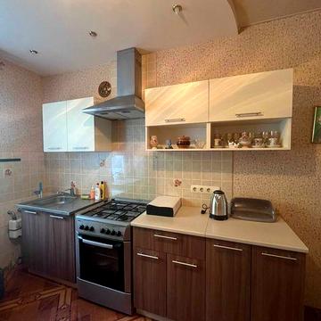 Здам 3 кімнатну в Центрі, ПАРКОВКА в дворі, можна з ТВАРИНАМИ