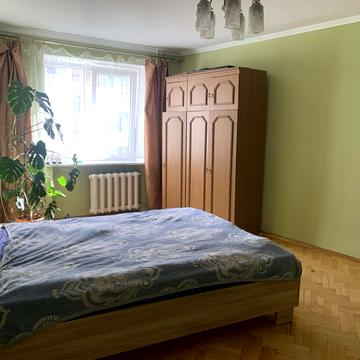Джона Ленона вул., 36