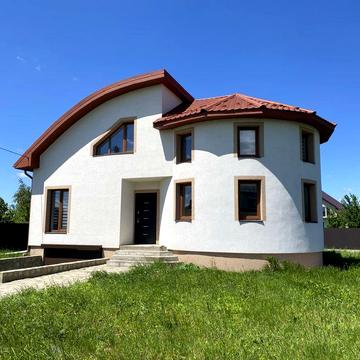 Двоповерховий будинок з ремонтом у Драгомирчанах 180м, велика ділянка