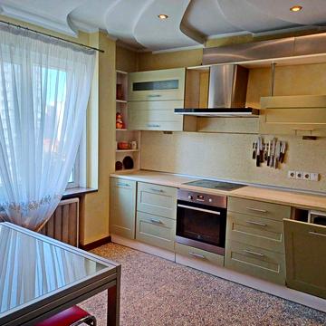 Здам 2-кімнатну квартиру по вул. Анни Ахматової, буд.37, ремонт, метро