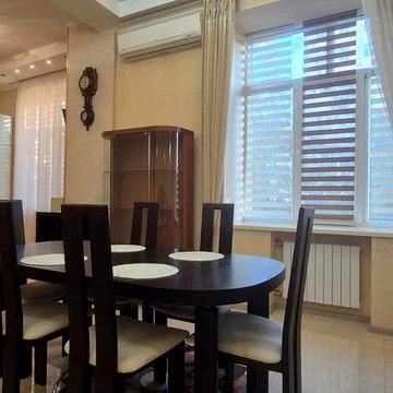 Без% 3-х кімнатної квартири на вул. Хрещатик,15 у Пасажі.