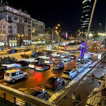 БАСЕЙНА,12;возле тц Гуливер,Парус,Арена;2х уровневая 3х комнатна-90м2