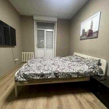 Продам 2к квартиру на Яворницкого. Центр.