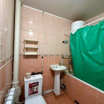 Продам 2-х кімнатну квартиру 43.9м2, поверх 1, ЦЕНТР, село Бузова