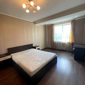 Братів Міхновських вул. (Московська), 32б