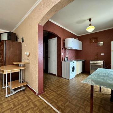 Новаторів вул., 22-В