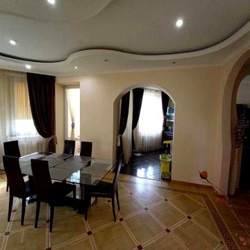 Продам 3-х ком квартиру в центре на Лопатинском ЖК Жилстрой 1