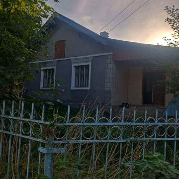 Продається будинок із землею, городом та садом в с. Романове село