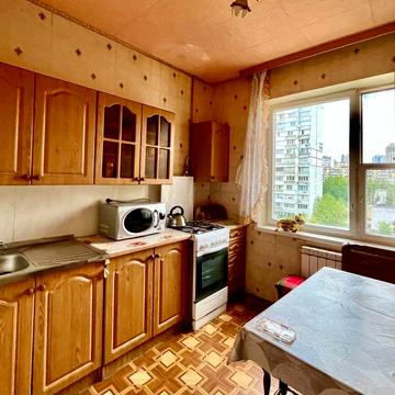Трикімнатна квартира , Дарницький район, вул. Миколи Бажана 9б