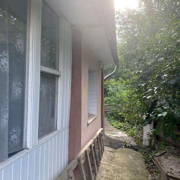 Продаж будинка з земельною ділянкою