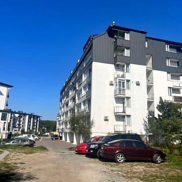 Продаж 2-к квартири 70 м², Брюховичі