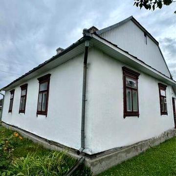 Продається пів будинку центр міста