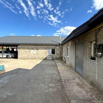 Продам будинок та каартиру на одній ділянці м.Підгороднє