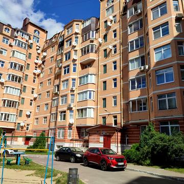 Вячеслава Чорновола вул., 44