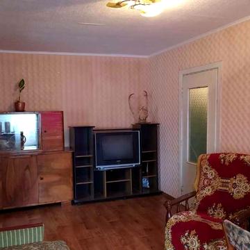 Продам 2 к.кв.   42м2  на пр. А. Поля  жилое  под ремонт