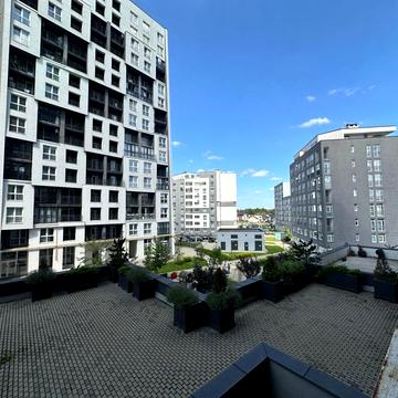 Володимира Великого вул. (Артема), 10