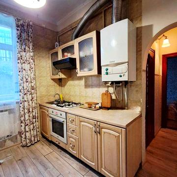 Продається трикімнатна квартира, що по вул.Татарській 6