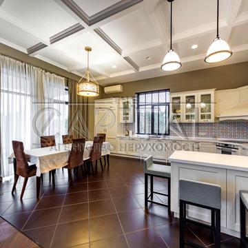 Космонавтів