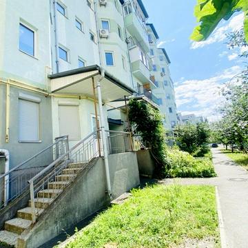Івана Дяченка вул., 20
