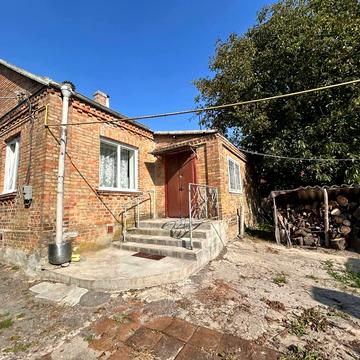 сарнівська, 3