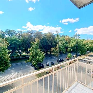 Продам 1но кімнатну квартиру з видом на парк
