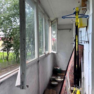 Власник. Без % Продаж гостинки з великим балконом під ремонт