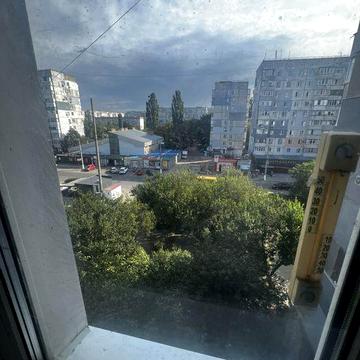 Продам 2к на Державності