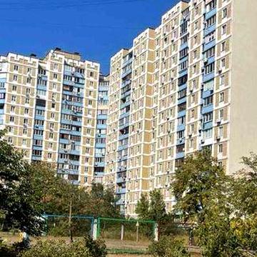 Продам велику 2кім. кв-ру АПВСлюкс по вул.Милославській,31Б