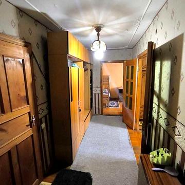 Продам 2 кімнатну квартиру по вул Стуса 9 у цегляному будинку.