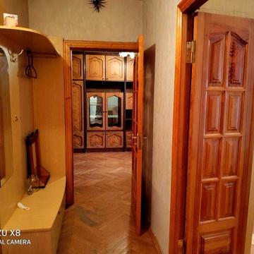 Продам свою 2 кімнатну квартиру біля м. Мінська. 4 поверх, газ.