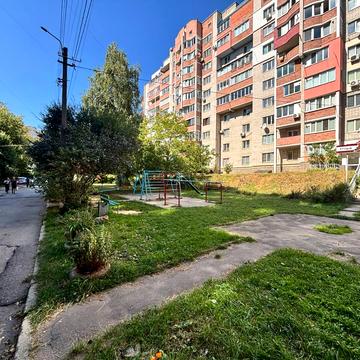 Андрія Первозванного вул. (Стахурського), 4