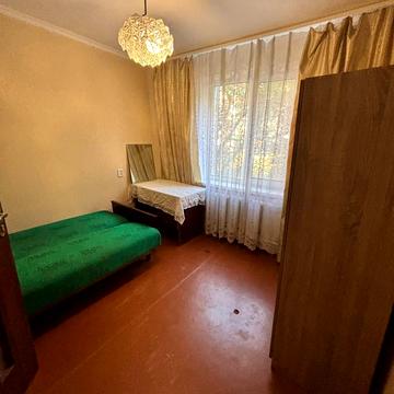 Андрія Первозванного вул. (Стахурського), 4