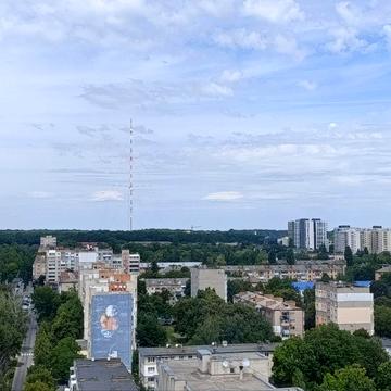 Космонавтів просп., 49