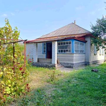 Два Будинку за ціною Одного, центр с.Мелесівка!