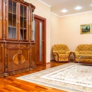 Кучеревського бульв., 11а