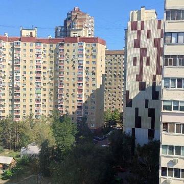 Анни Ахматової вул., 39-А