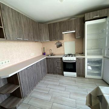 Чорновола вул., 182б