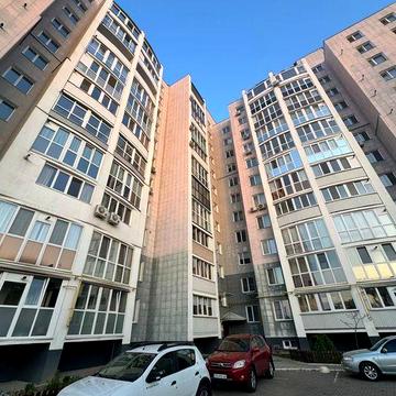 Продаж двокімнатної квартири в центрі міста
