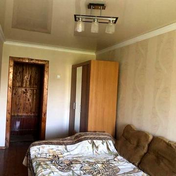 Продам 2 з кімнатну квартиру по вул. Волі 66
